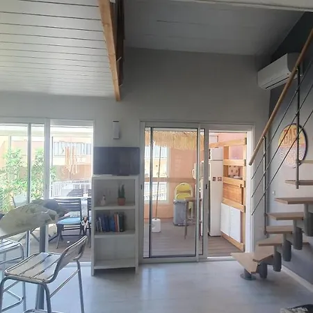 Apartment Joli Et Spacieux Avec Garage Au Bord De
