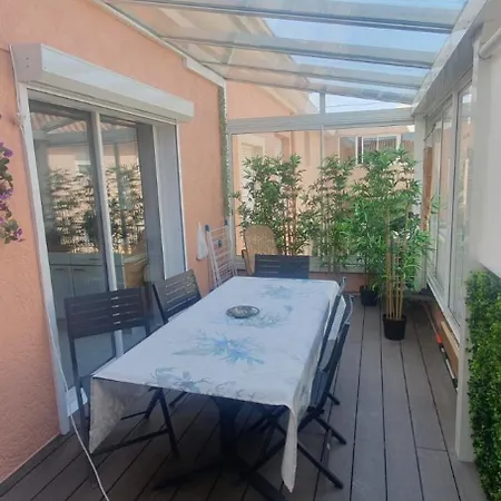 Apartment Joli Et Spacieux Avec Garage Au Bord De *